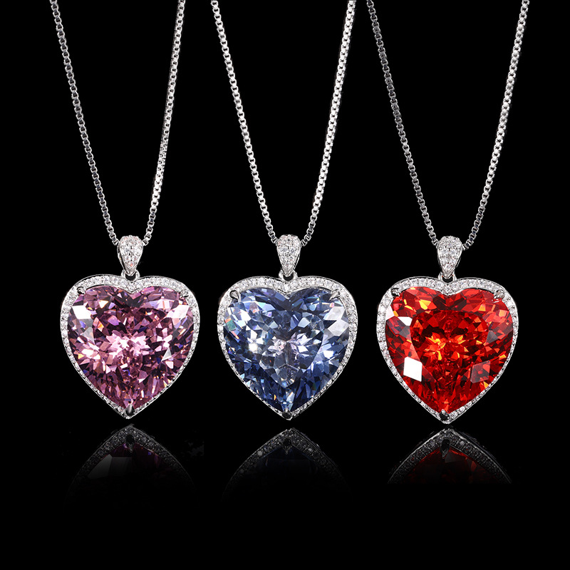 Women Accessories In Wholesale - Collier pendentif coeur taille brillante pour